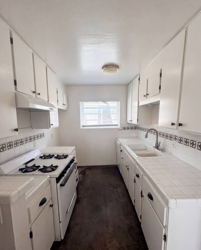 Apartment for rent at 474 Sherman Ave #6, Venice, CA 90291