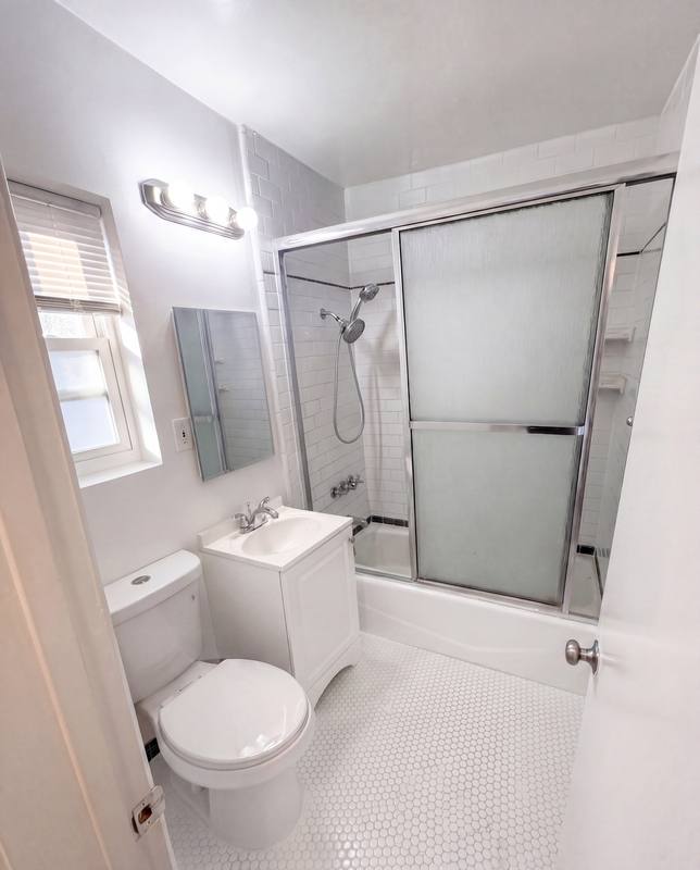 Apartment for rent at 474 Sherman Ave #6, Venice, CA 90291
