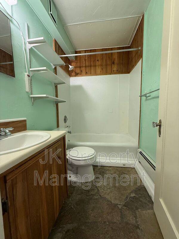 Apartment for rent at 20 18th St S #8, Great Falls, MT 59401