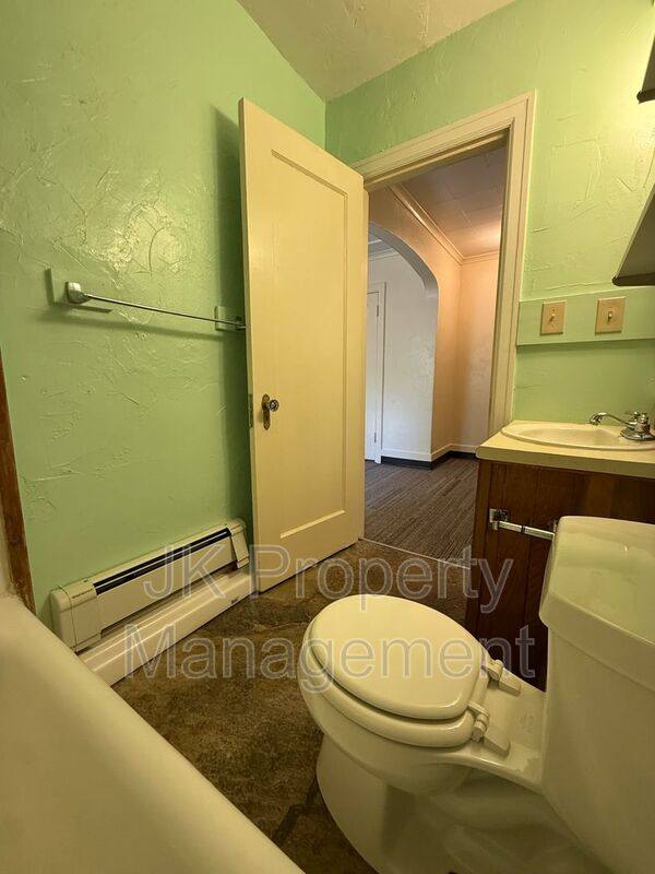 Apartment for rent at 20 18th St S #8, Great Falls, MT 59401