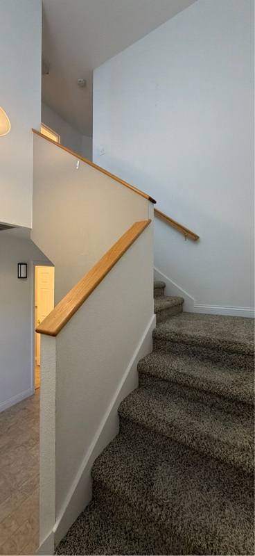 Townhouse for rent at 1060 SE Miller Ave, Dallas, OR 97338