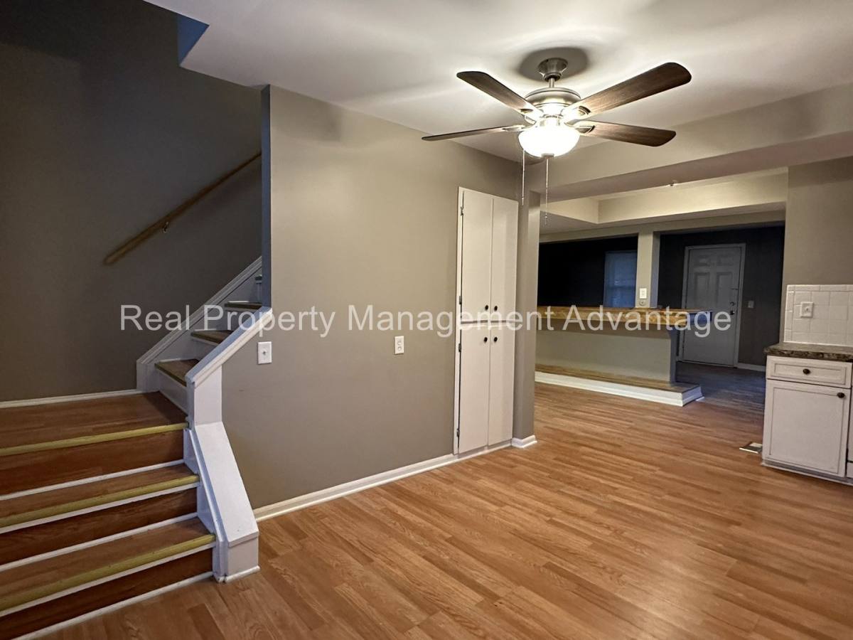 House for rent at 23511 Wellington Ave, Warren, MI 48089