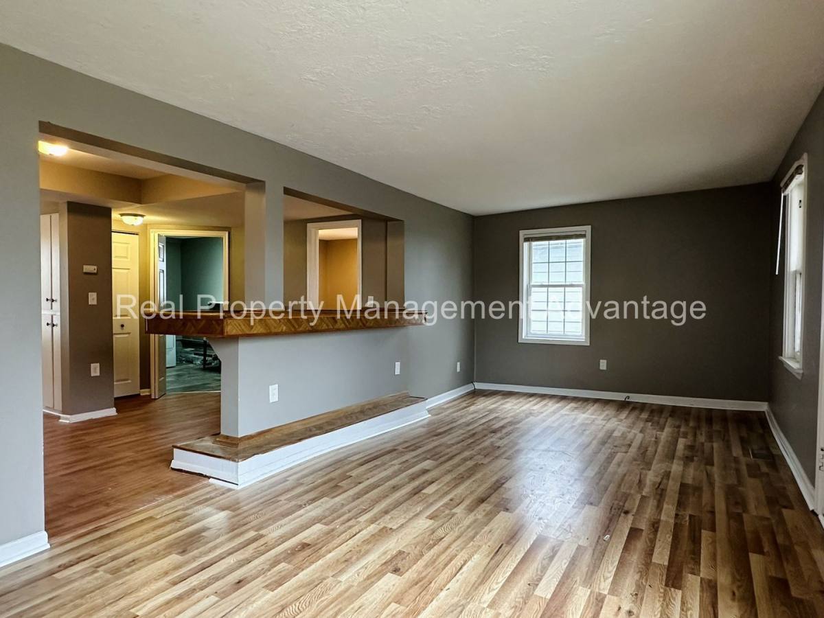 House for rent at 23511 Wellington Ave, Warren, MI 48089