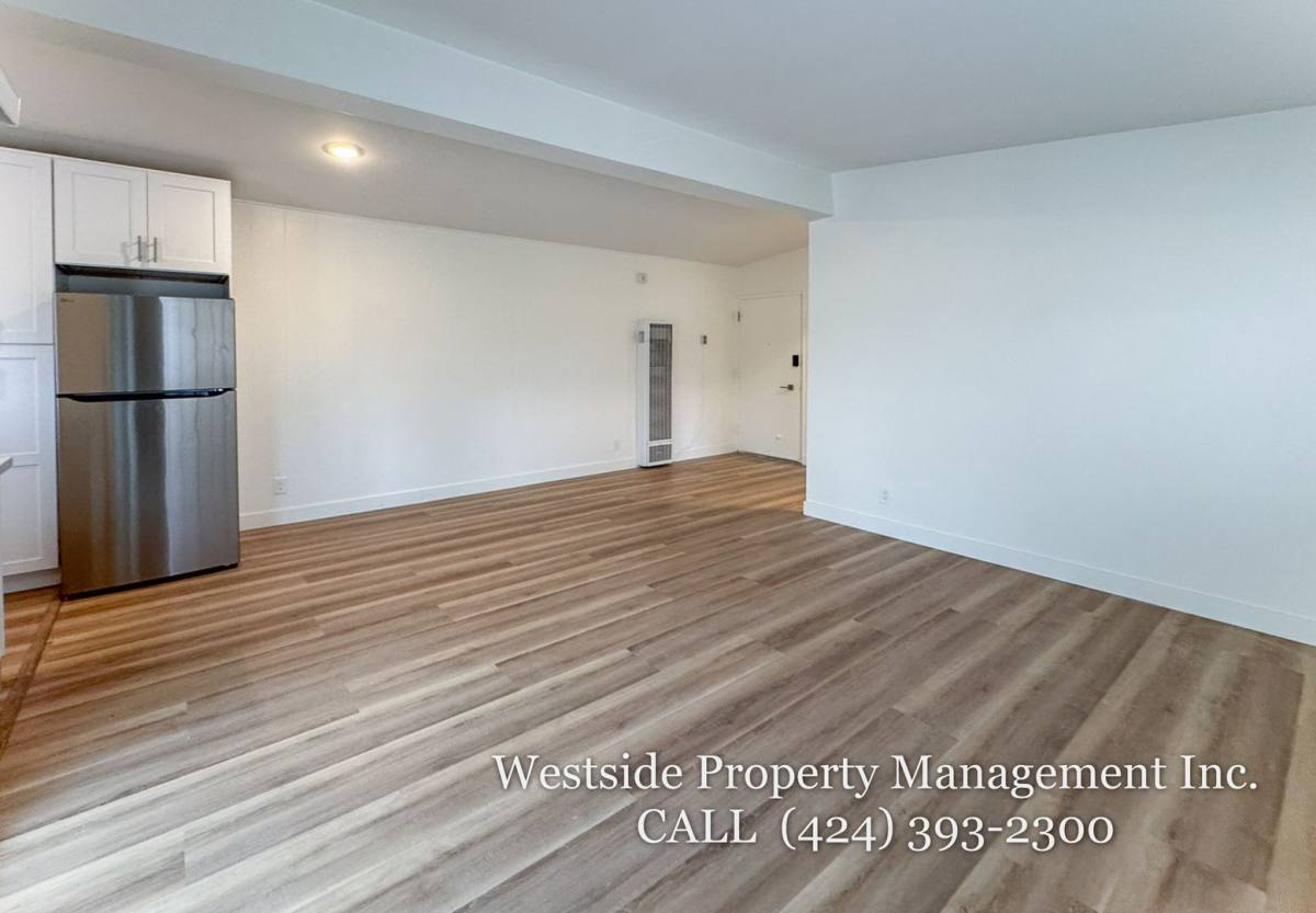 Townhouse for rent at 3630 Midvale Ave, Los Angeles, CA 90034