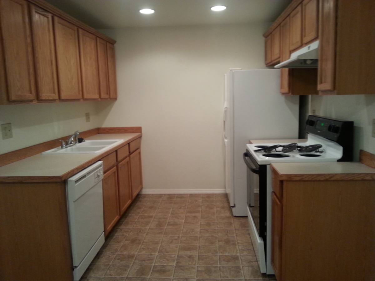 Apartment for rent at 1352, 1354, 1356 Bramblewood Lane, Eugene, OR 97404