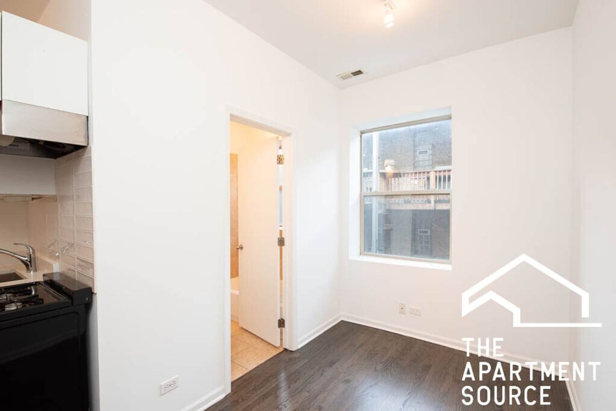 Apartment for rent at 5054 N Winthrop Ave, Chicago, IL 60640