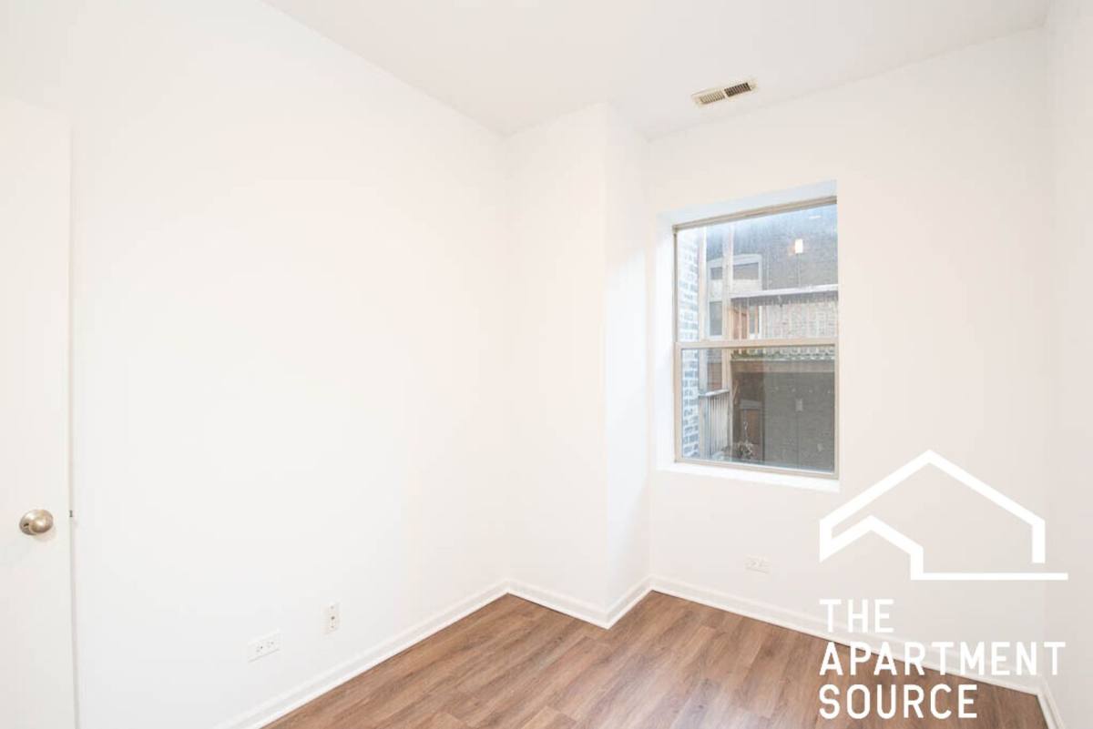 Apartment for rent at 5054 N Winthrop Ave, Chicago, IL 60640
