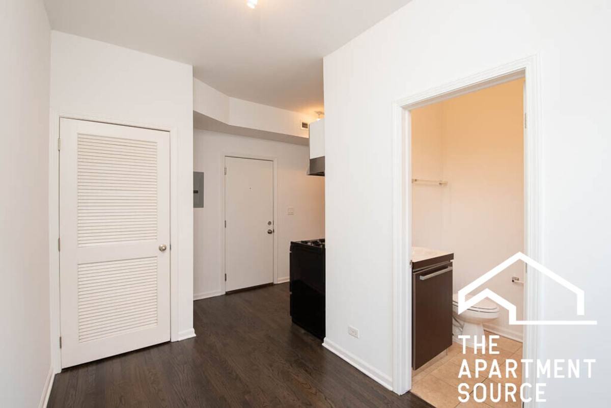 Apartment for rent at 5054 N Winthrop Ave, Chicago, IL 60640
