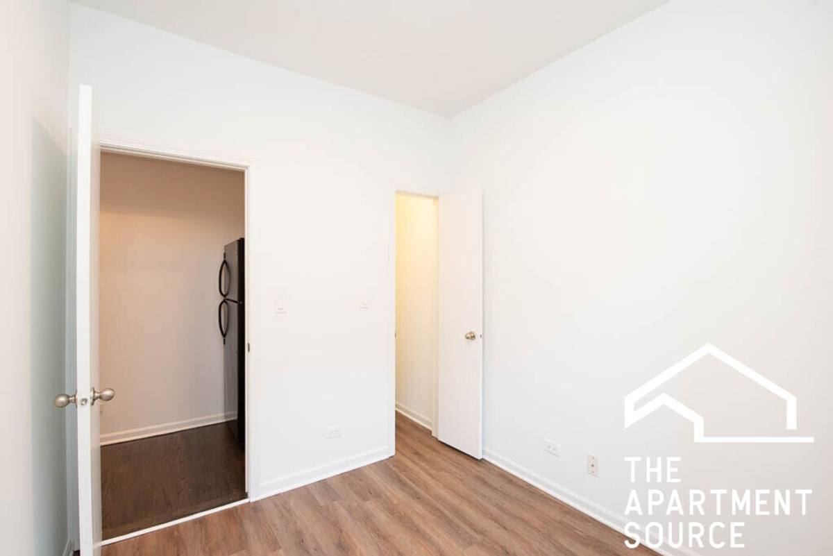 Apartment for rent at 5054 N Winthrop Ave, Chicago, IL 60640