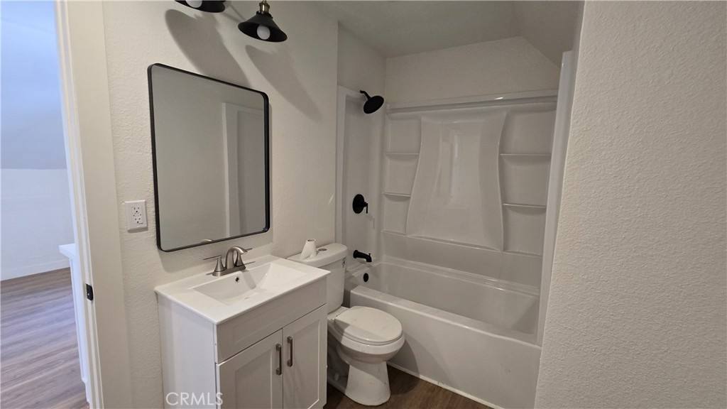 Apartment for rent at 975 N Pk Circle #975B, Long Beach, CA 90813