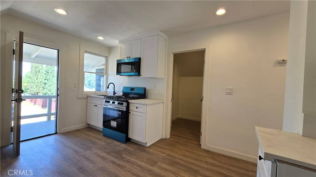 Apartment for rent at 975 N Pk Circle #975B, Long Beach, CA 90813