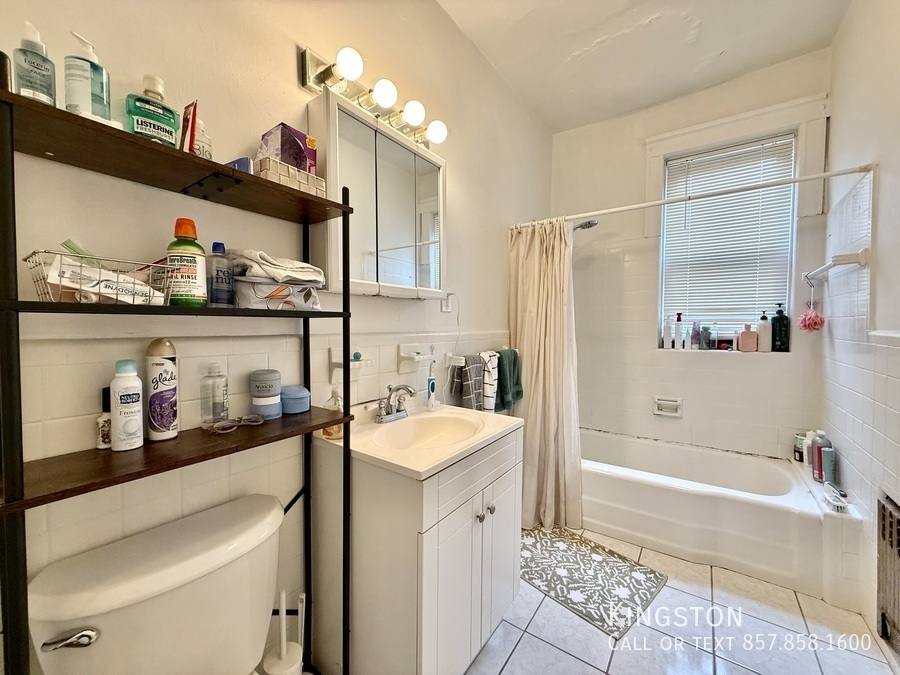 Apartment for rent at 124 Babcock St, Brookline, MA 02446