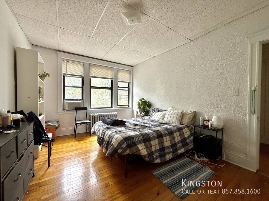 Apartment for rent at 124 Babcock St, Brookline, MA 02446