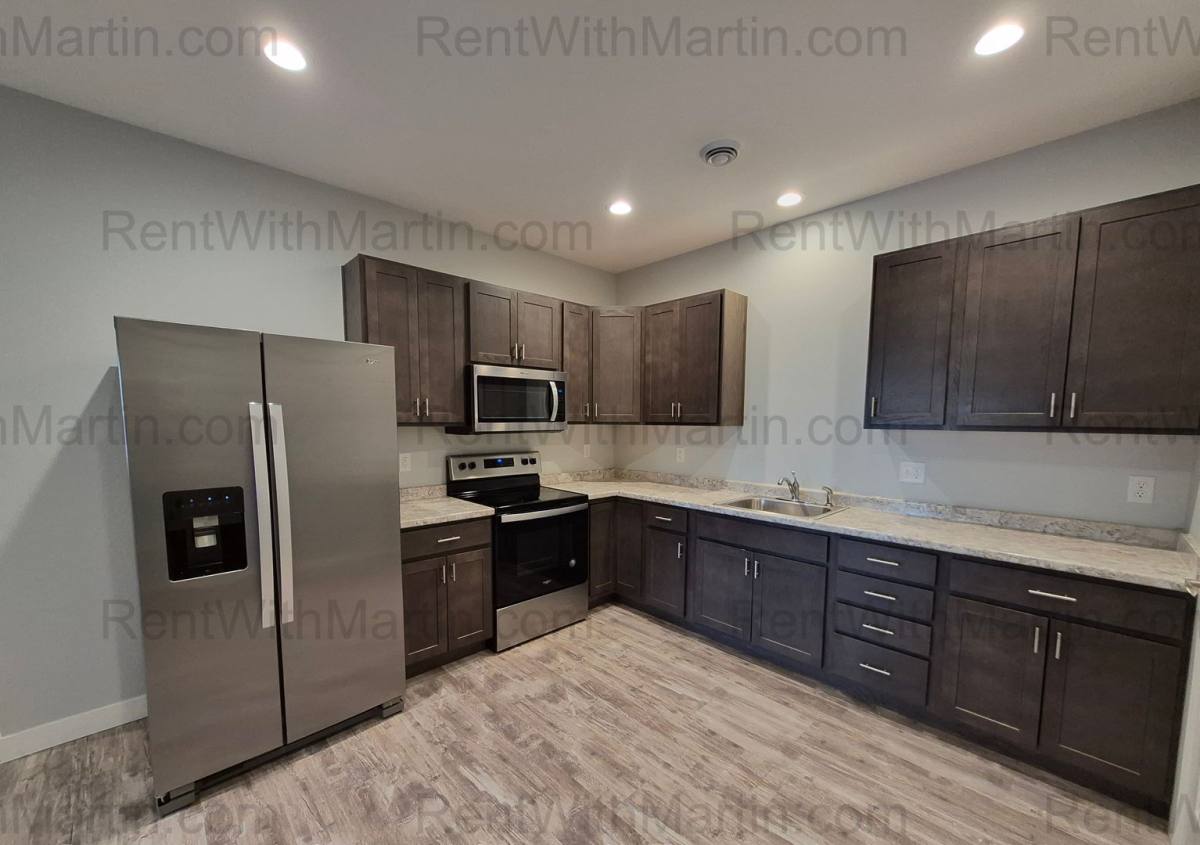 Apartment for rent at 16 S Frederick, Oelwein, IA 50662