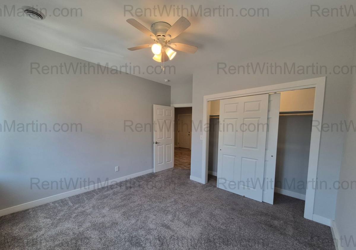 Apartment for rent at 16 S Frederick, Oelwein, IA 50662