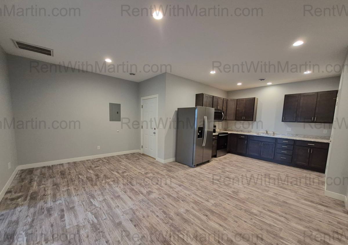 Apartment for rent at 16 S Frederick, Oelwein, IA 50662