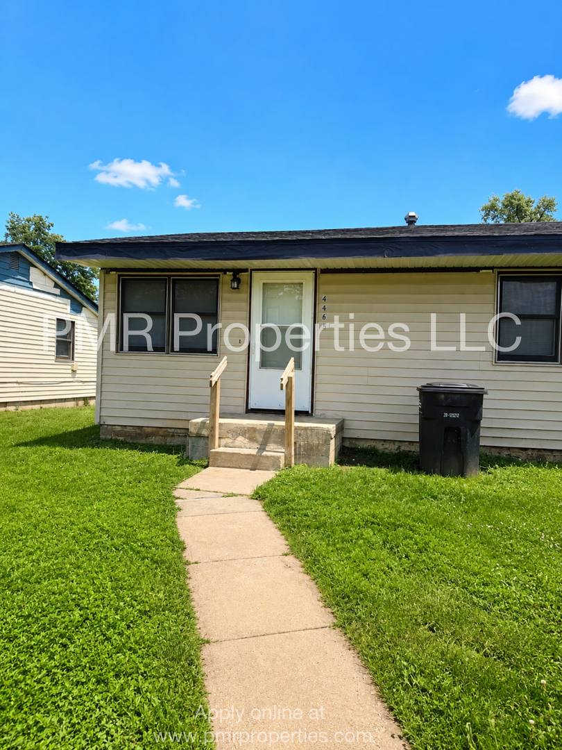 Apartment for rent at 4461 Redman Ave, Omaha, NE 68111