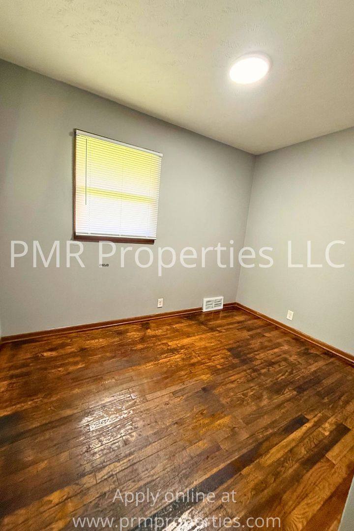Apartment for rent at 4461 Redman Ave, Omaha, NE 68111