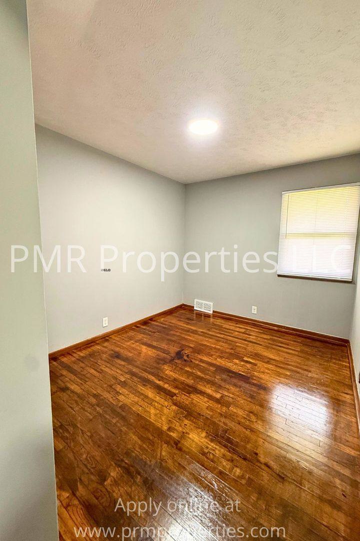 Apartment for rent at 4461 Redman Ave, Omaha, NE 68111