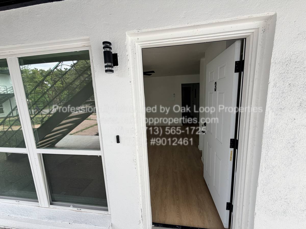 Apartment for rent at 6840 Fairway Dr, Houston, TX 77087