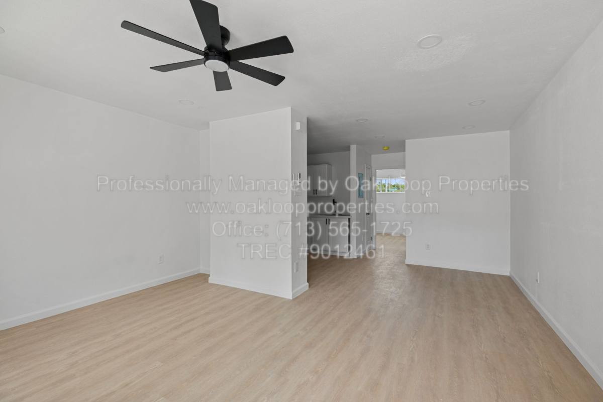 Apartment for rent at 6840 Fairway Dr, Houston, TX 77087