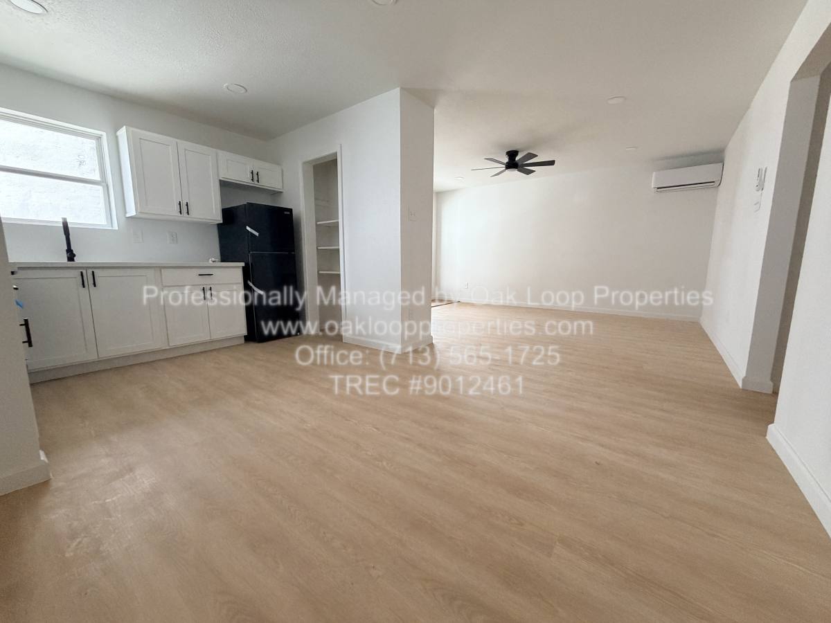 Apartment for rent at 6840 Fairway Dr, Houston, TX 77087