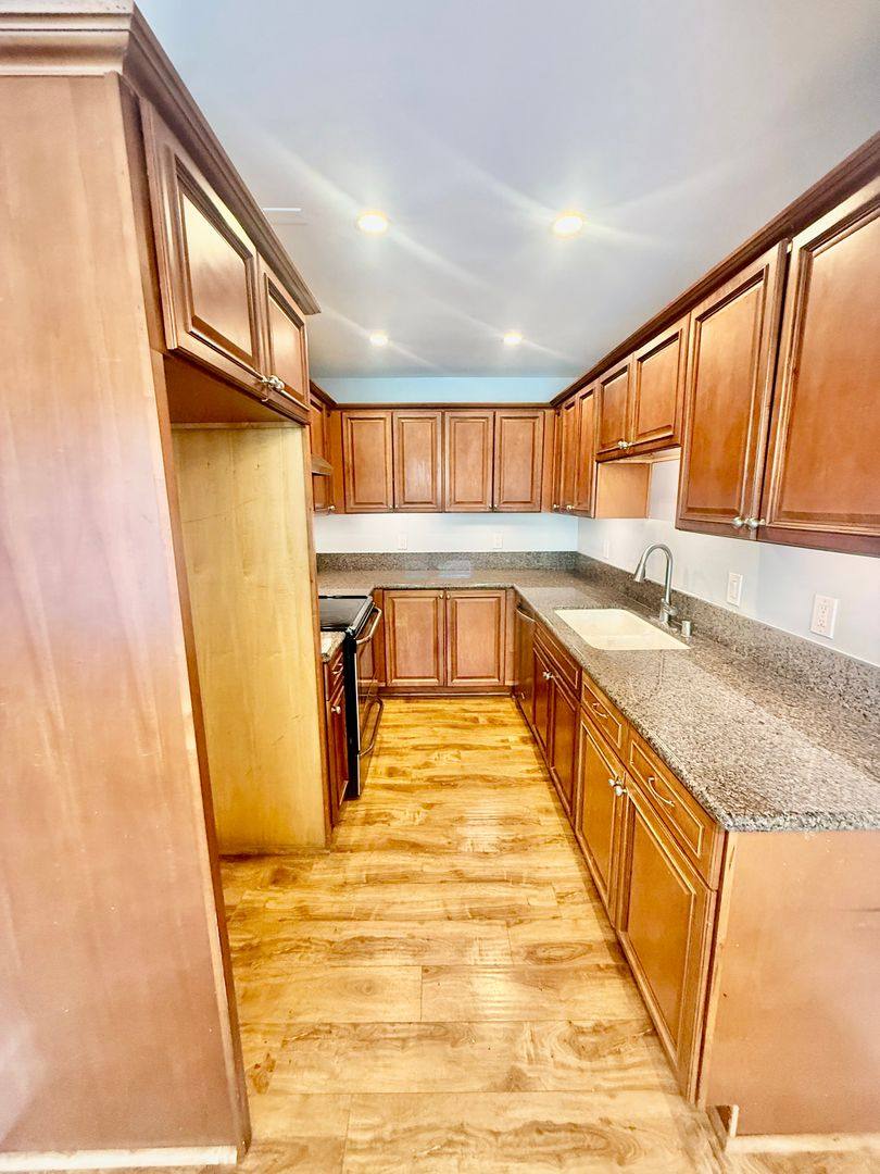 Apartment for rent at 1516 E 2nd St, Long Beach, CA 90802