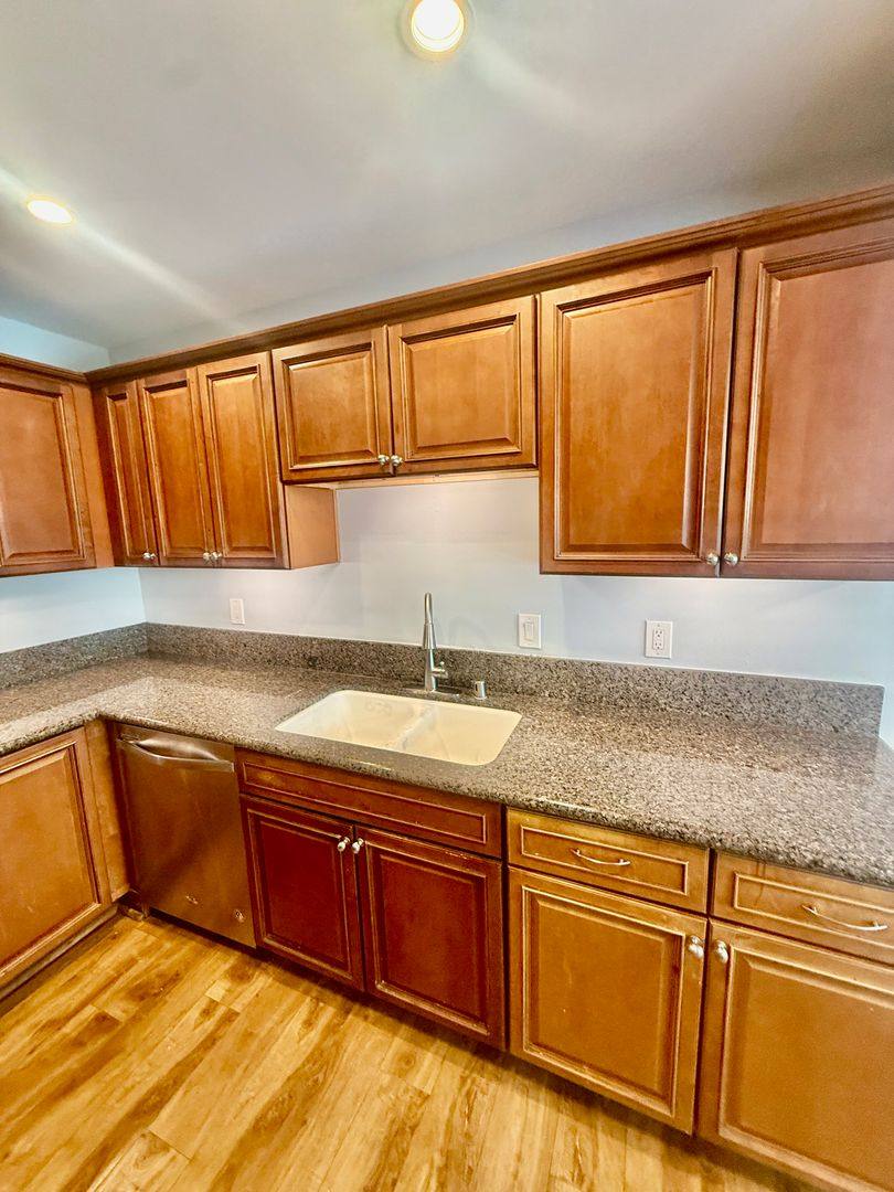 Apartment for rent at 1516 E 2nd St, Long Beach, CA 90802
