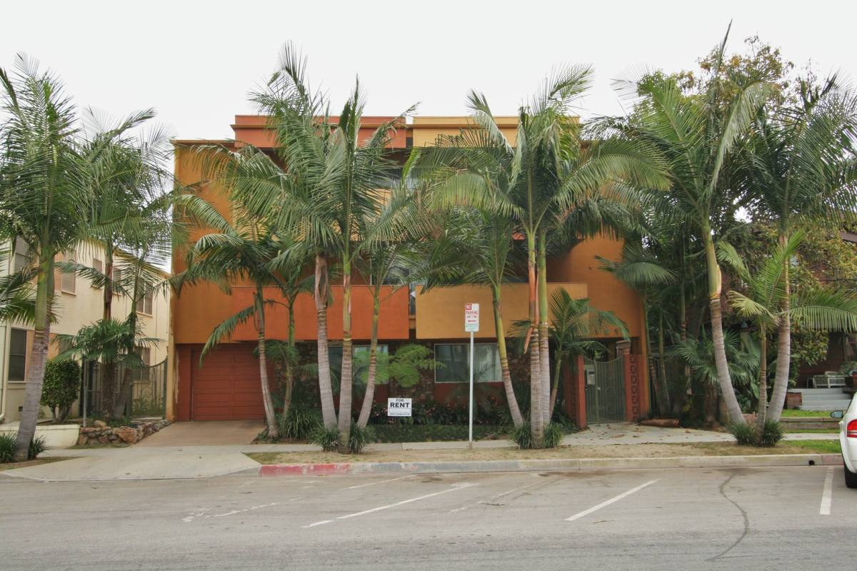 Apartment for rent at 1516 E 2nd St, Long Beach, CA 90802