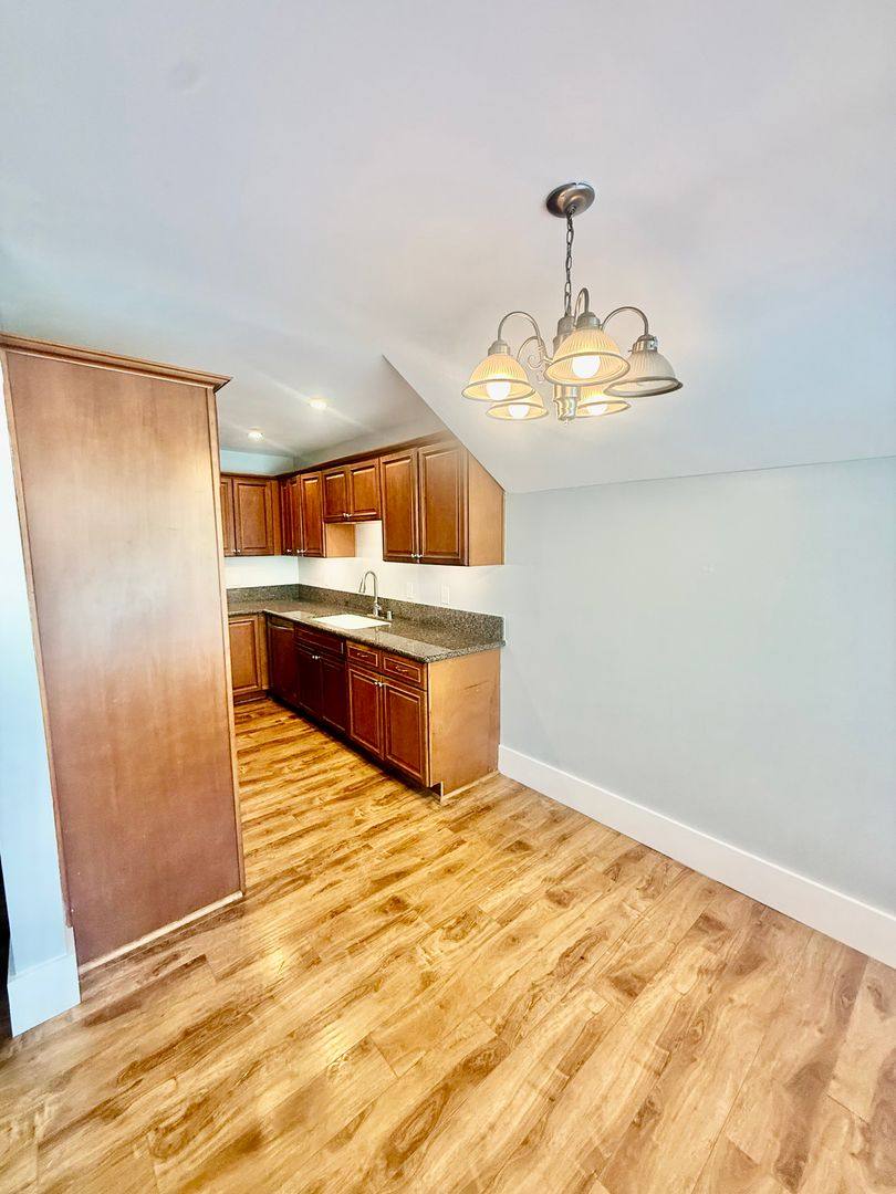 Apartment for rent at 1516 E 2nd St, Long Beach, CA 90802