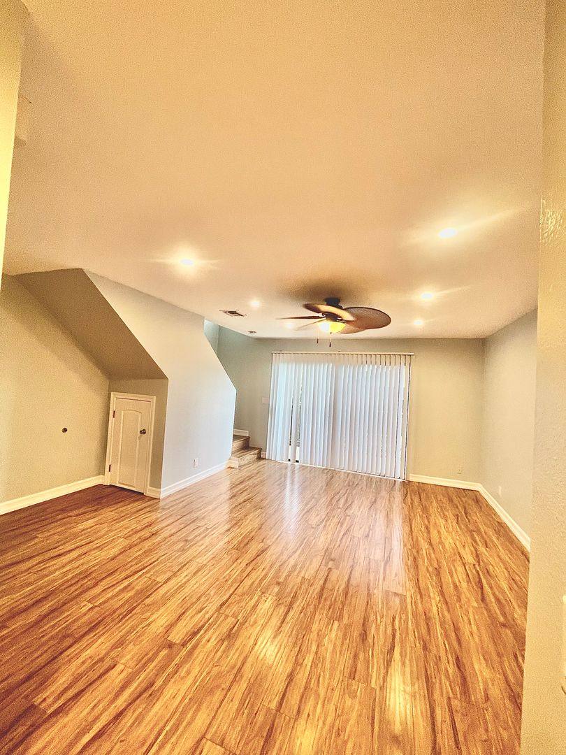 Townhouse for rent at 1029 Mira Mar Ave, Long Beach, CA 90804