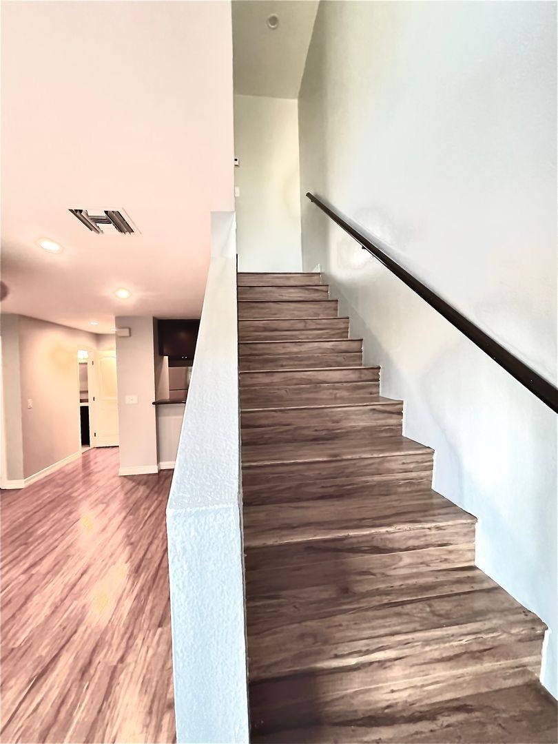 Townhouse for rent at 1029 Mira Mar Ave, Long Beach, CA 90804