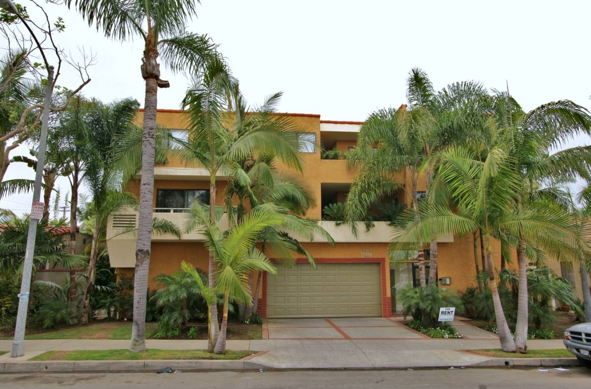 Townhouse for rent at 1029 Mira Mar Ave, Long Beach, CA 90804