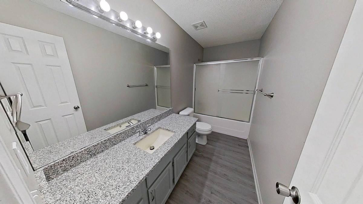 Apartment for rent at 404 A Oak Ridge Dr, Oak Grove, MO 64075