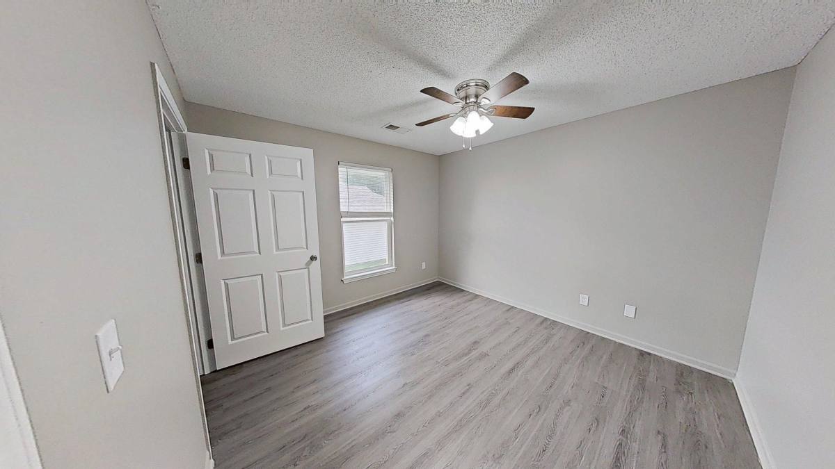 Apartment for rent at 404 A Oak Ridge Dr, Oak Grove, MO 64075