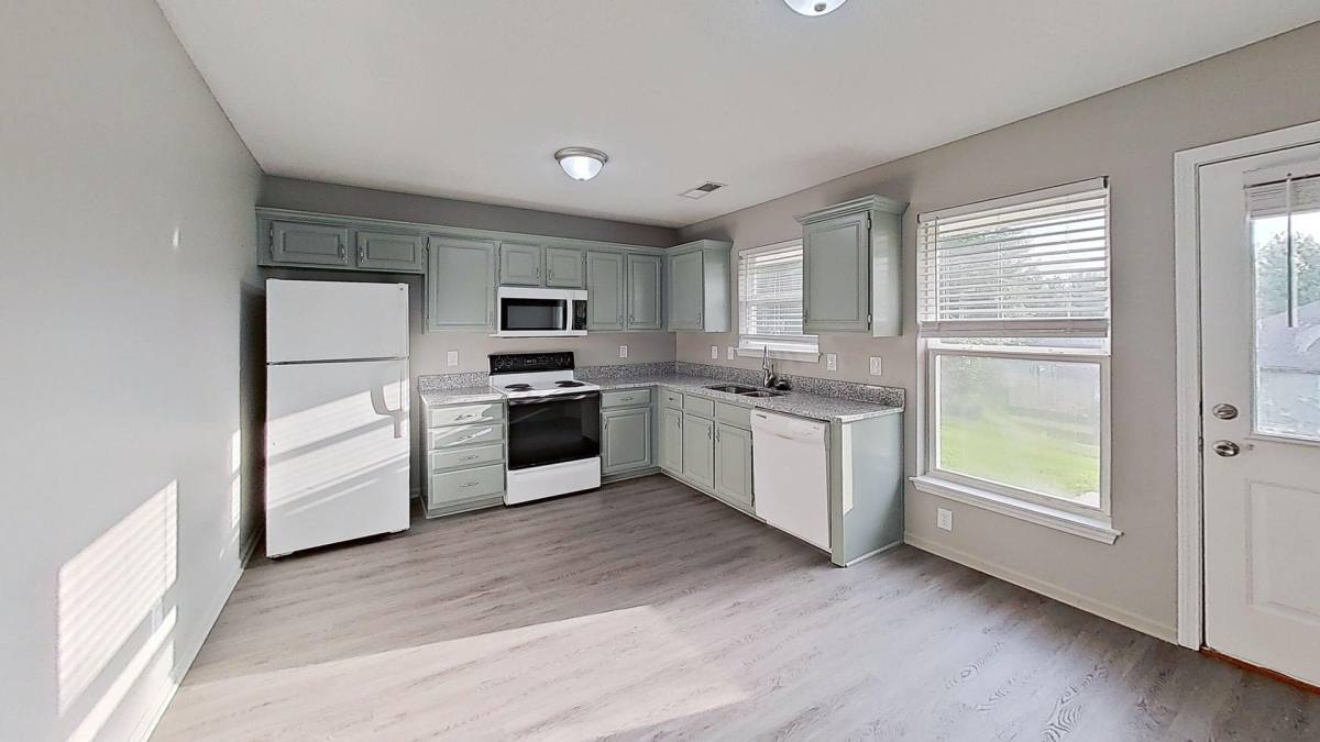 Apartment for rent at 404 A Oak Ridge Dr, Oak Grove, MO 64075