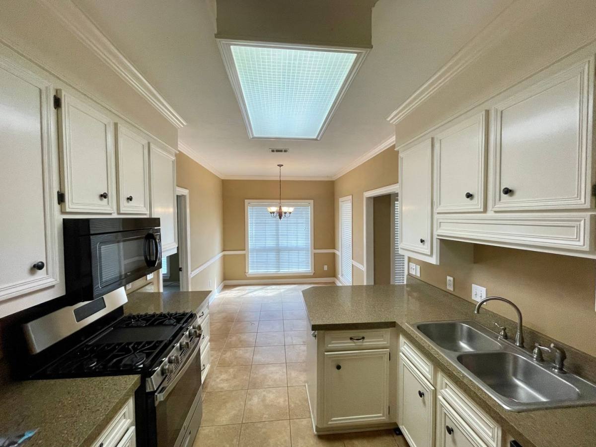 House for rent at 1013 N Azalea Dr, Madison, MS 39110