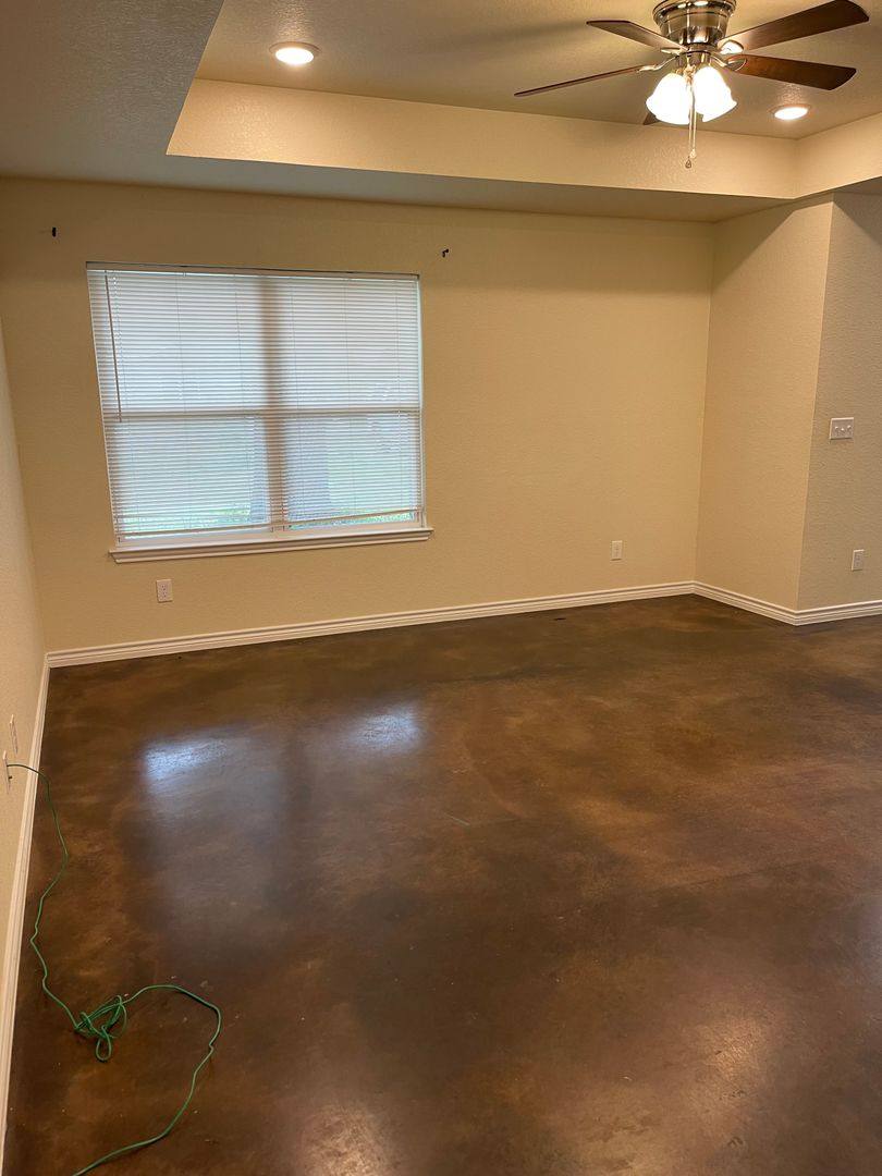 House for rent at 908 E Ave, Lampasas, TX 76550