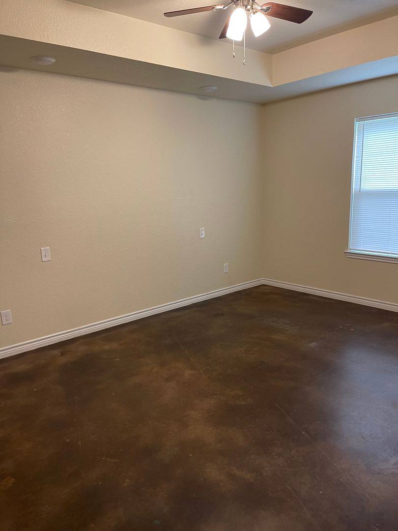 House for rent at 908 E Ave, Lampasas, TX 76550