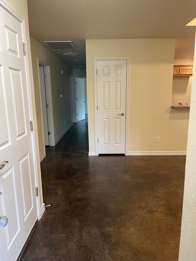 House for rent at 908 E Ave, Lampasas, TX 76550