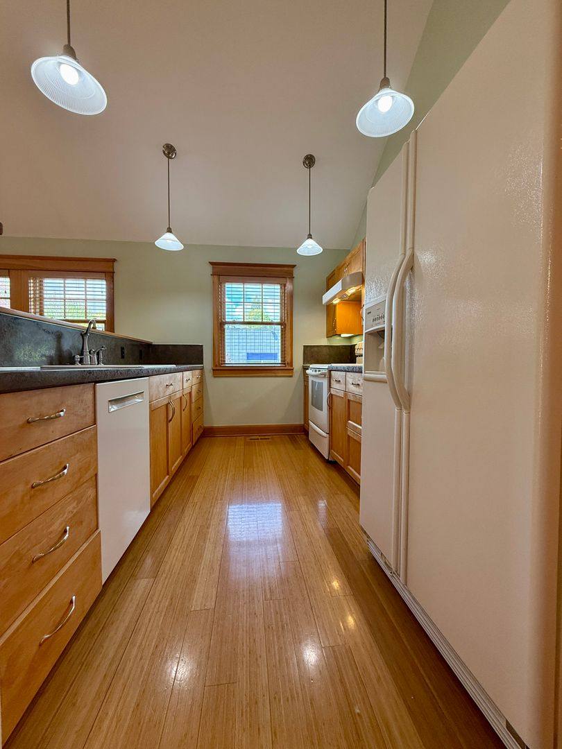 Townhouse for rent at 1723-1727 SE Nehalem St, Portland, OR 97202