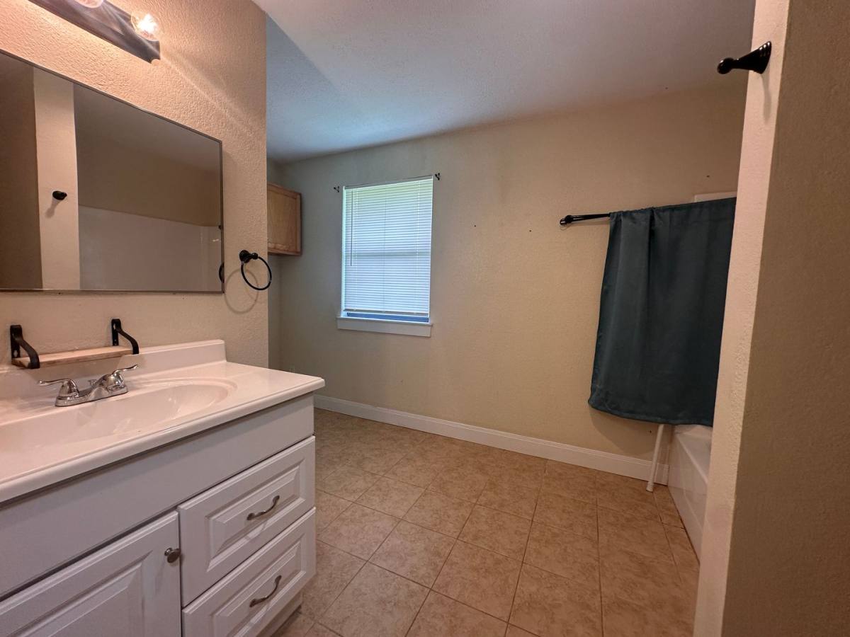 Apartment for rent at 217 SE 2nd St, Cross Plains, TX 76443