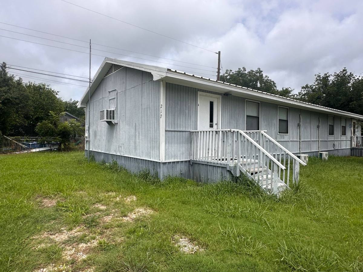 Apartment for rent at 217 SE 2nd St, Cross Plains, TX 76443