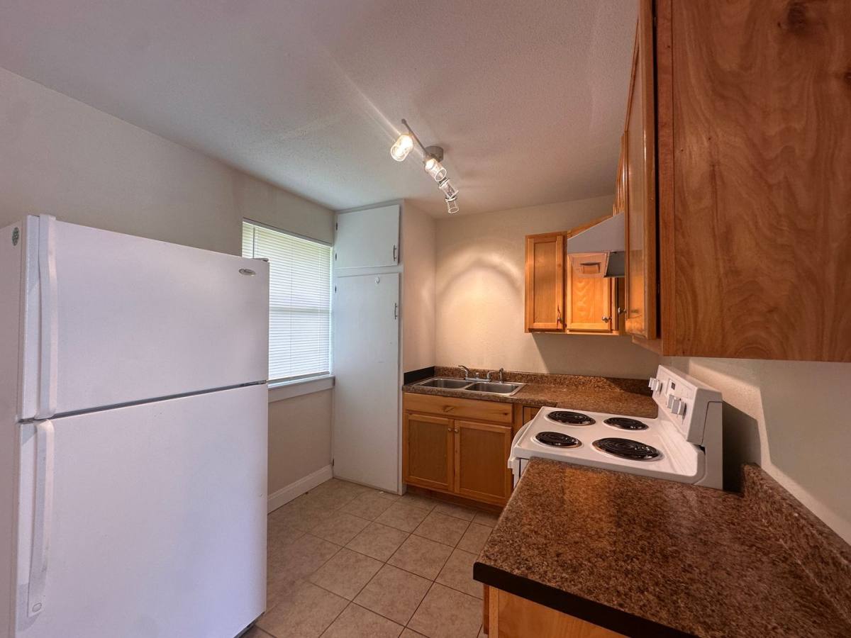 Apartment for rent at 217 SE 2nd St, Cross Plains, TX 76443