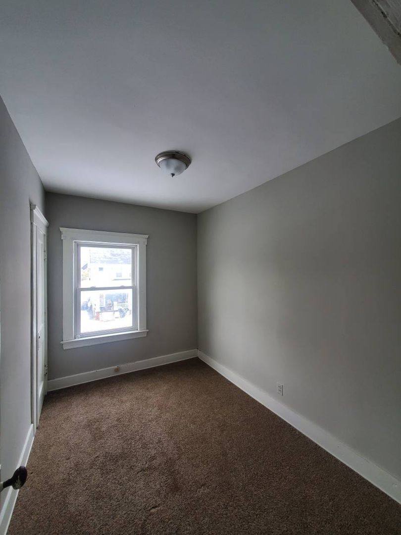Apartment for rent at 14205 Savannah Ave, Cleveland, OH 44112