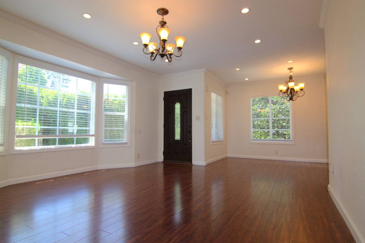 House for rent at 6730 Balboa Blvd, Van Nuys, CA 91406