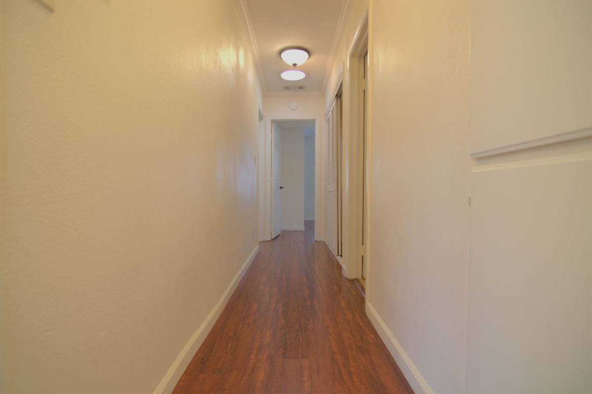 House for rent at 6730 Balboa Blvd, Van Nuys, CA 91406