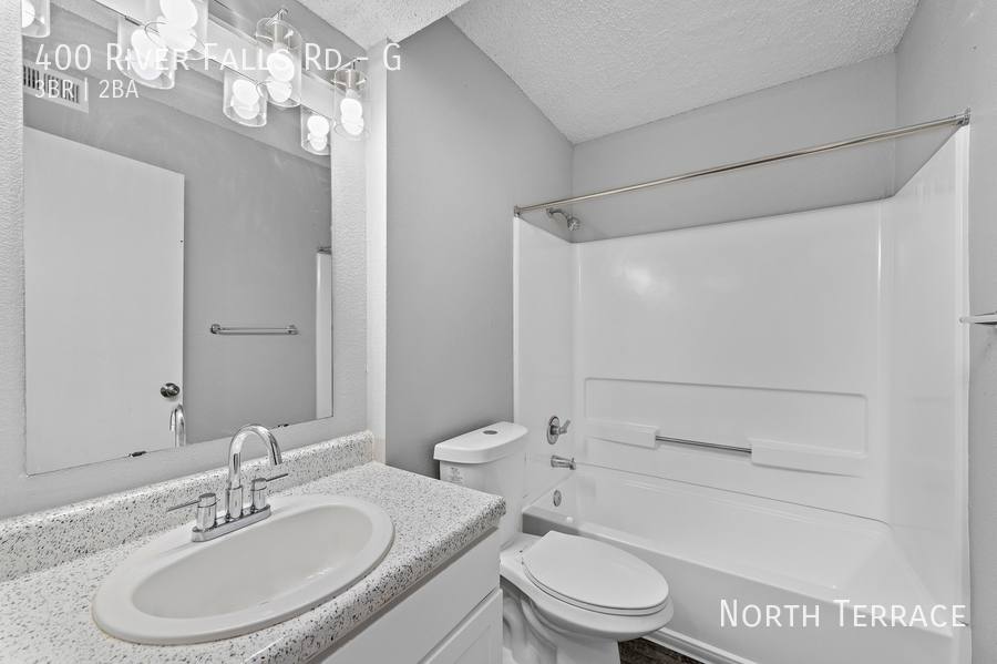 Apartment for rent at 400 River Falls Rd, Kansas City, KS 66111