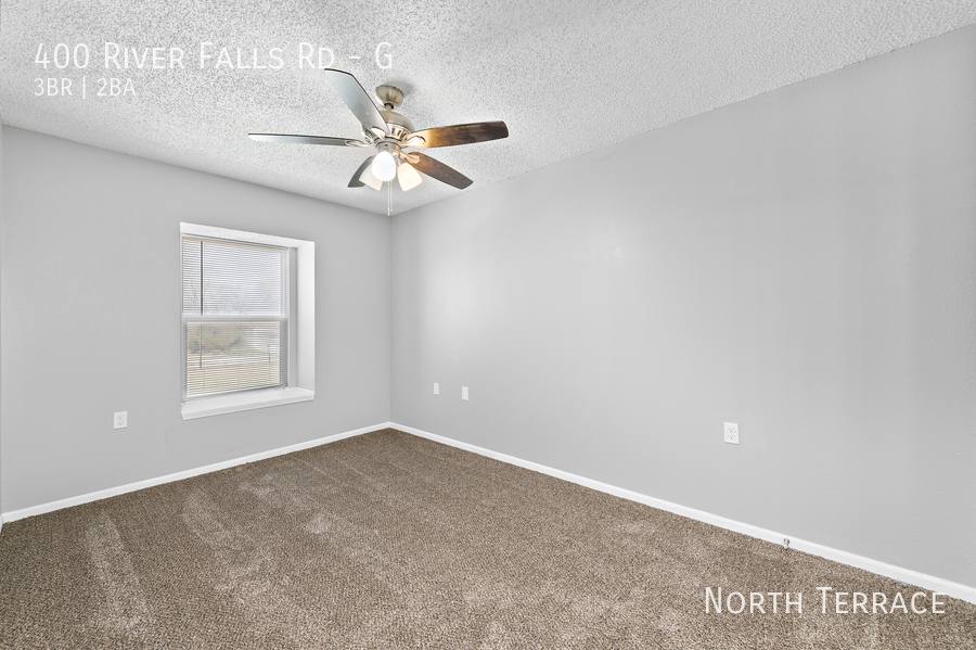 Apartment for rent at 400 River Falls Rd, Kansas City, KS 66111