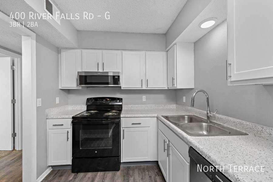 Apartment for rent at 400 River Falls Rd, Kansas City, KS 66111
